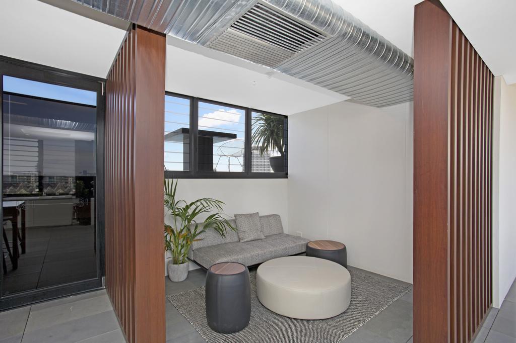 ☆ Heart Of St Kilda ☆ Infinity Pool+Parking+Wifi Apartman Melbourne Kültér fotó