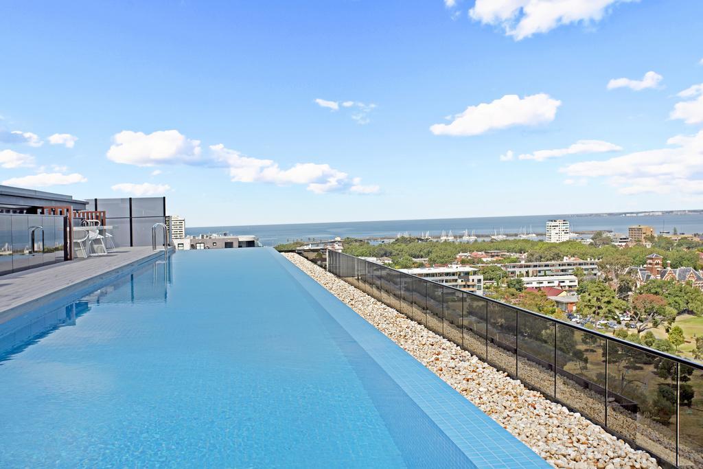 ☆ Heart Of St Kilda ☆ Infinity Pool+Parking+Wifi Apartman Melbourne Kültér fotó