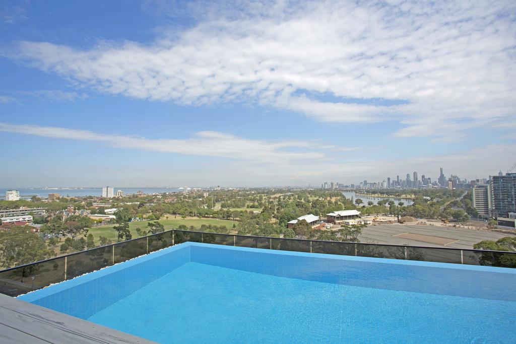 ☆ Heart Of St Kilda ☆ Infinity Pool+Parking+Wifi Apartman Melbourne Kültér fotó